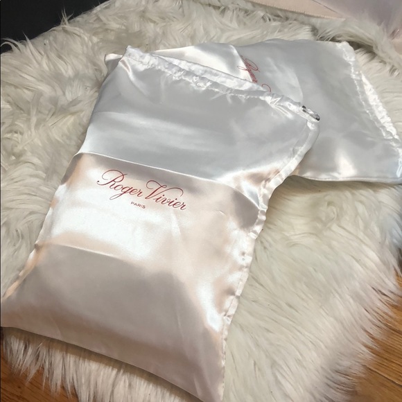 100% Auth A Pair of Roger Vivier DUST BAG (BRAND NEW) - Picture 8 of 14